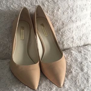 Nude pumps